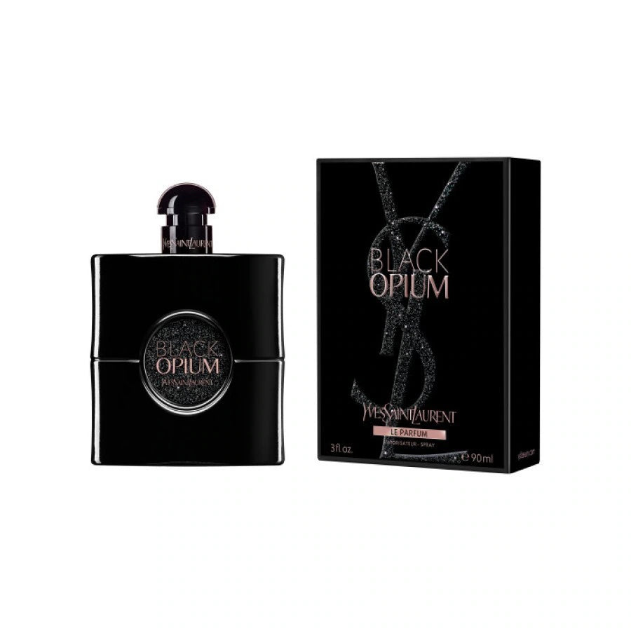 Productfoto van Yves Saint Laurent Black Opium Le Parfum (90 ml). De zwarte flacon staat links naast de luxe zwarte verpakking, die is versierd met een groot verticaal YSL-logo in zwarte glitters.